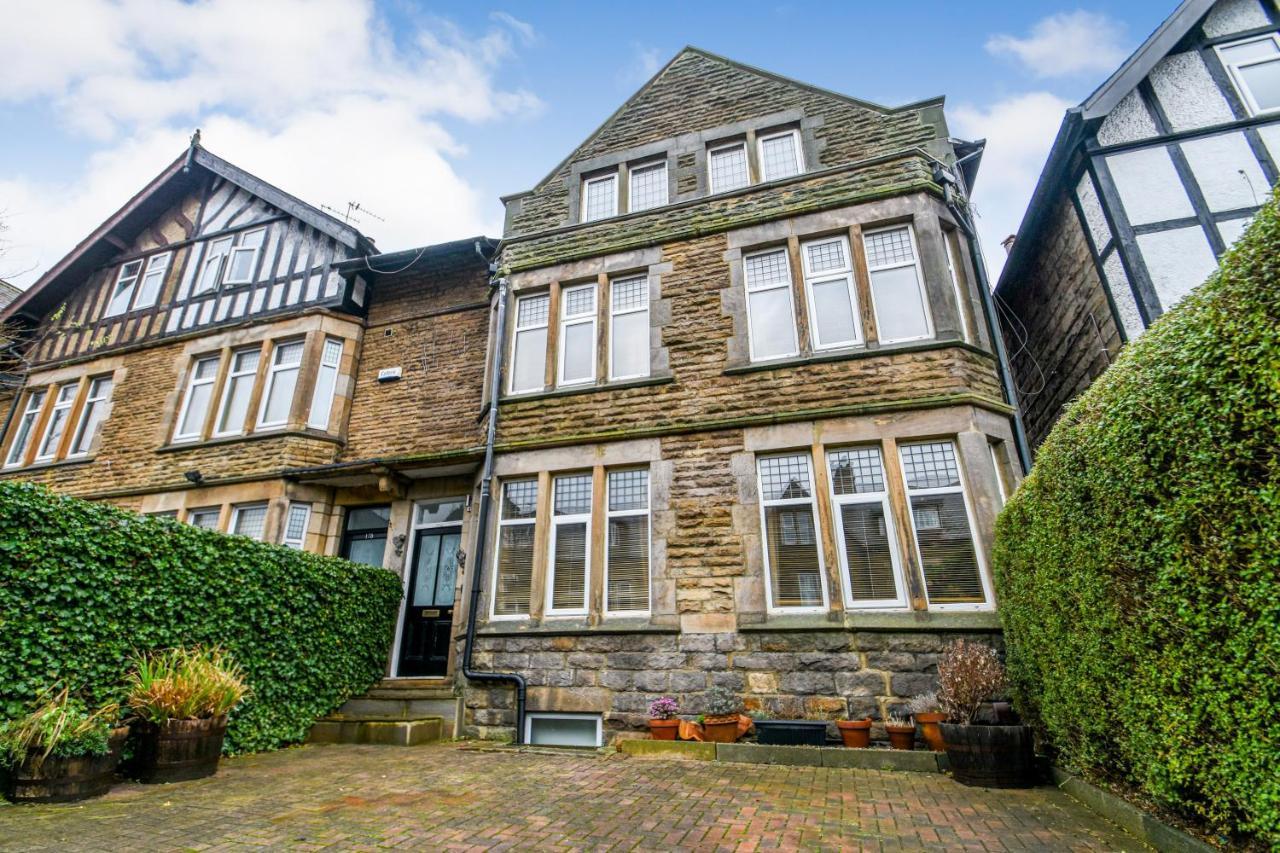 Spacious Victorian Townhouse Near Hcc With Off Street Parking Harrogate Exterior photo