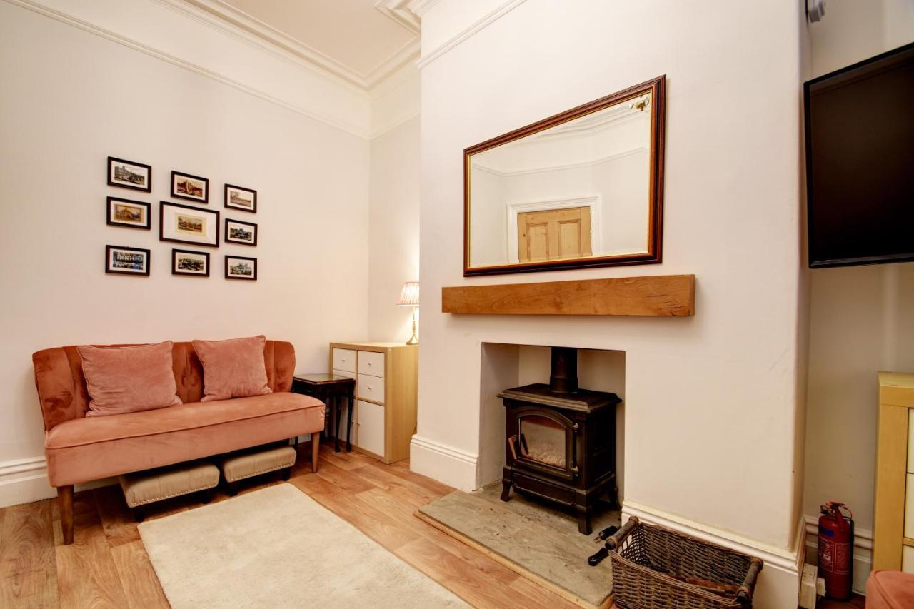 Spacious Victorian Townhouse Near Hcc With Off Street Parking Harrogate Exterior photo