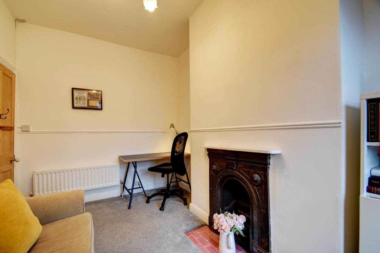 Spacious Victorian Townhouse Near Hcc With Off Street Parking Harrogate Exterior photo