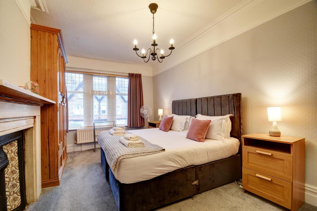 Spacious Victorian Townhouse Near Hcc With Off Street Parking Harrogate Exterior photo